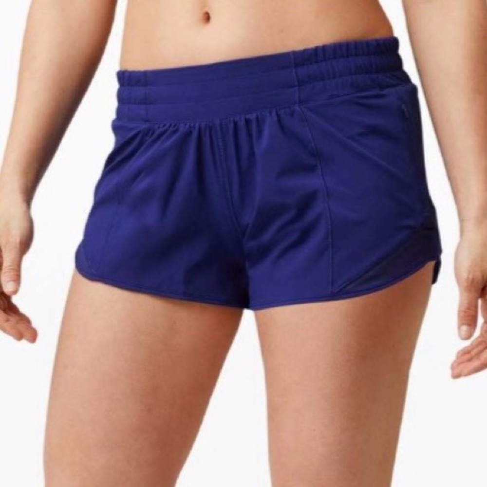 lululemon Hotty Hot Low Rise 2.5”
